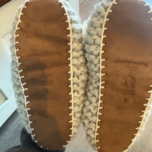 Ariana Bohling alpaca slippers - Picture 2 of 6
